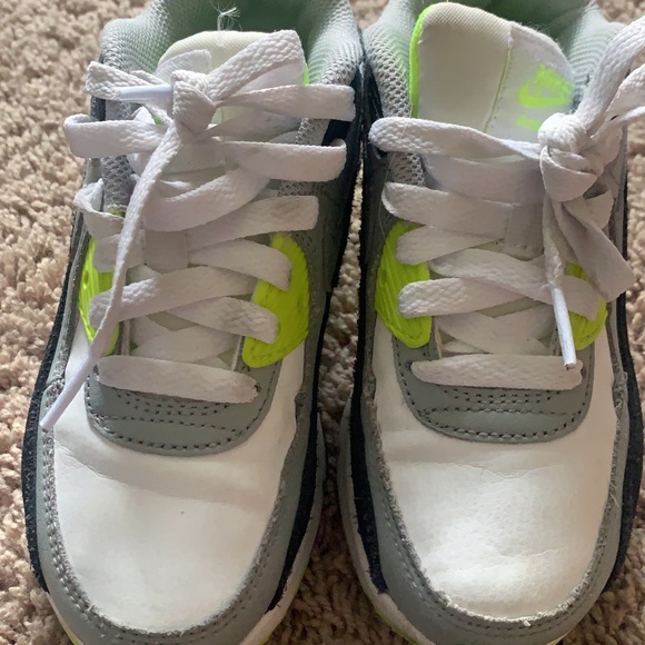 Preschool size 12 Nike Air Max 90 - Picture 2 of 2